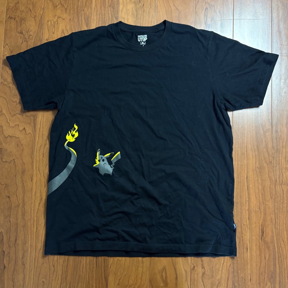 Uniqlo UTGP Pokemon Pikachu Charizard Graphic T-Shirt Black XL